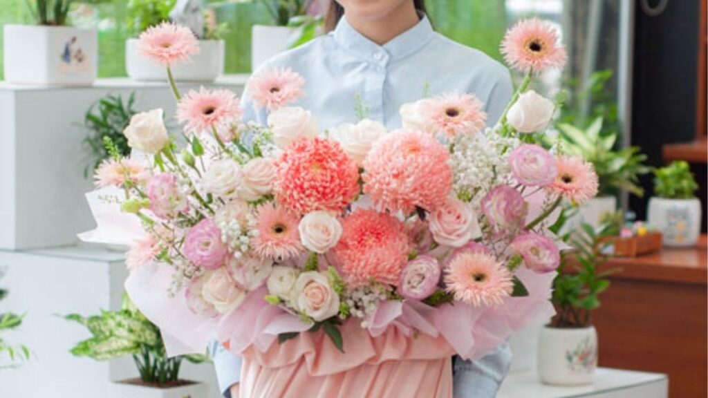 So sánh bó hoa một màu và nhiều màu tặng người yêu