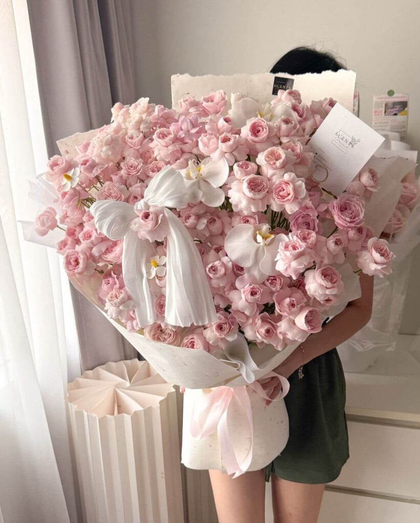 Hoa hồng là loài hoa được ưa chuộng khi tặng sinh nhật cho nữ