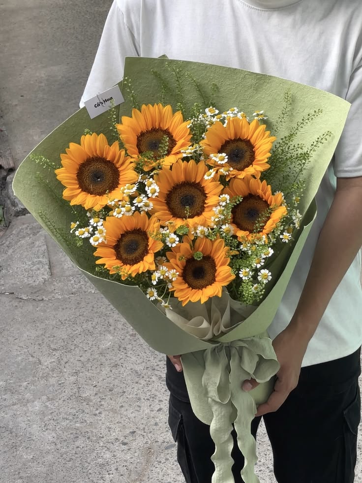 99+ Mẫu Bó Hoa Hướng Dương Đẹp Nhất: Giá Rẻ, Giao Tốc Hành 2 Bó hoa hướng dương tốt nghiệp